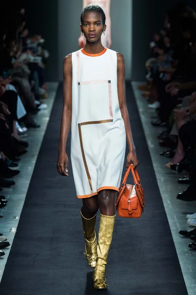 Look 34
